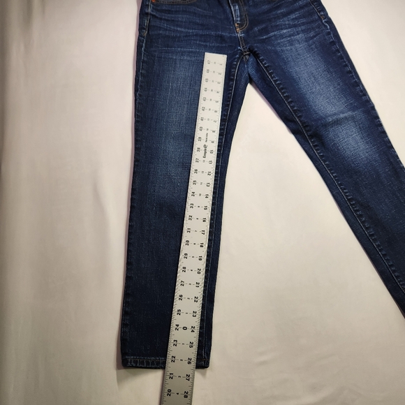💫 GAP Women's Straight Leg Jeans - Dark Blue- Like NEW - Size 28 - Picture 5 of 6